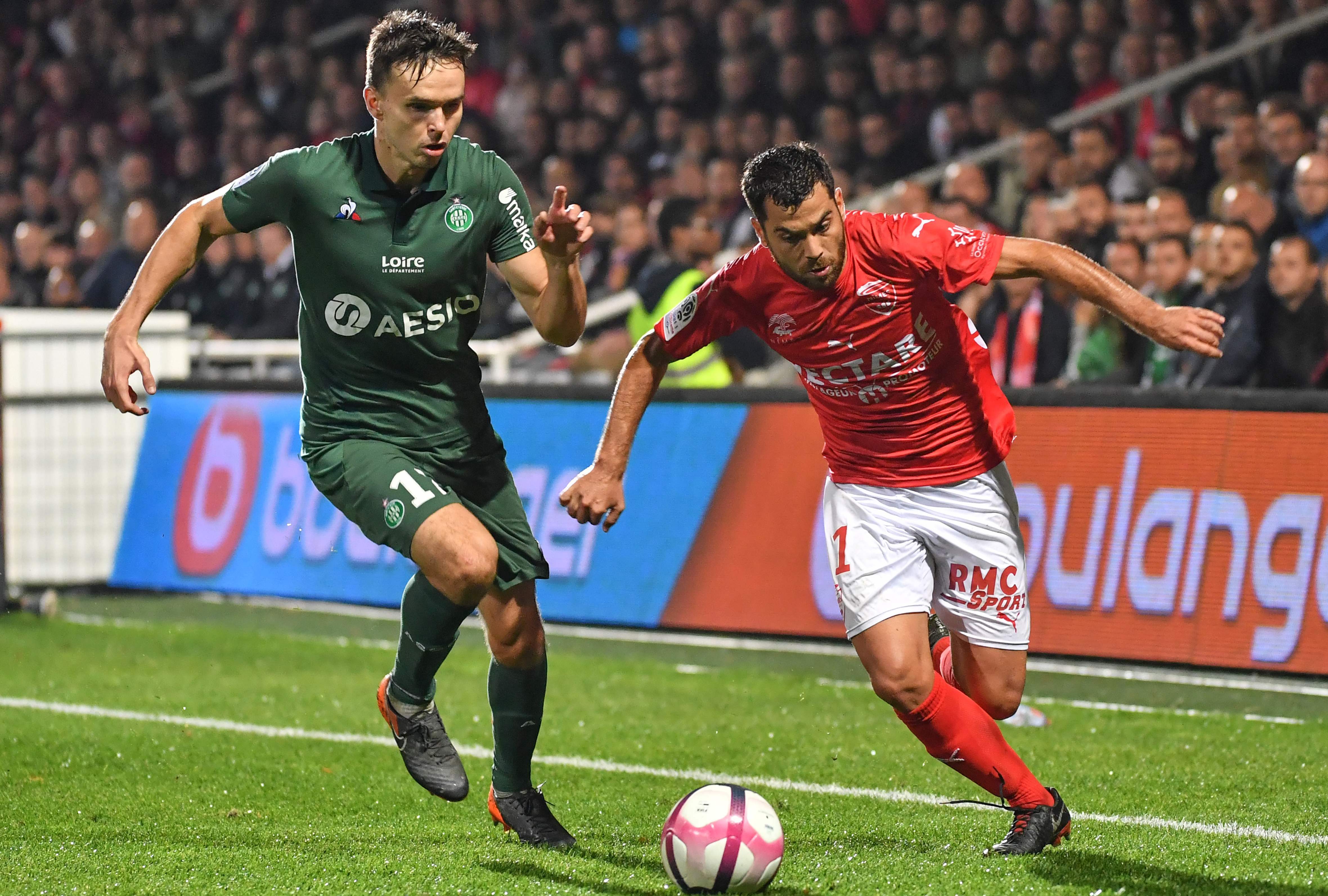 夏洛瓦击败特鲁瓦,豪取客场三分 夏洛瓦击败特鲁瓦,豪取客场三分