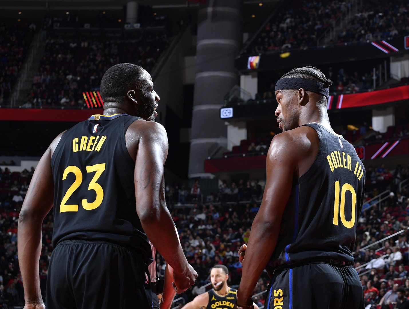 湖人负于雄鹿，遭遇两连败