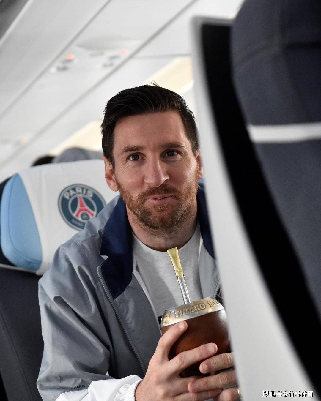 巴塞罗那签下新秀球员，为未来引援计划增添新活力