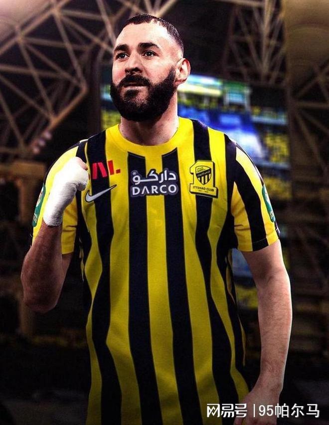 皇马主场大胜马略卡，梅开二度的本泽马成为英雄