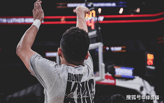 勇士轻取天津队，布克刷新纪录